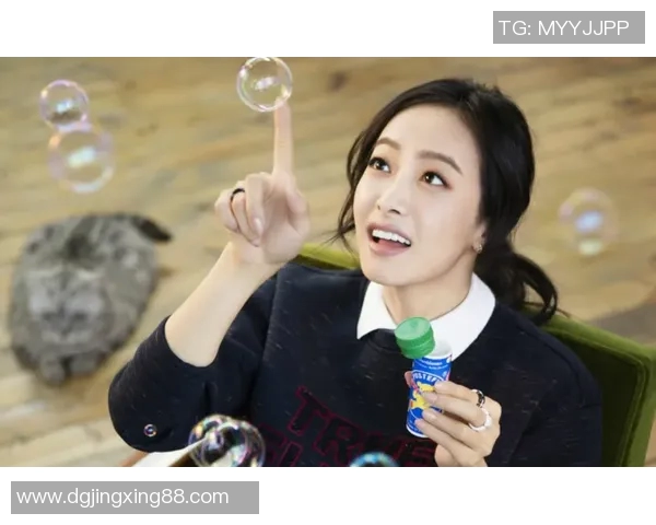 韩国女爱豆与足球明星的甜蜜爱情故事揭示了偶像与运动员的跨界魅力